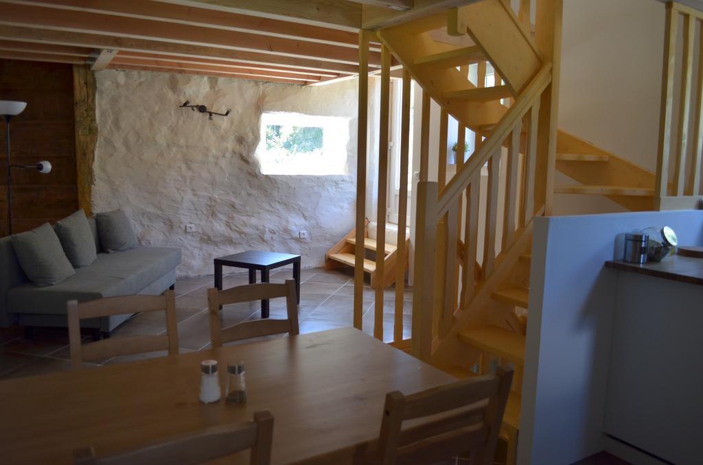 Gîtes La ferme accrochée à la colline Lagorce  Extérieur photo